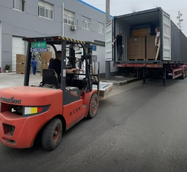 Neueste Unternehmensblogs über SUPER Completes Bulk Container Shipment for Industrial Safety Cabinets