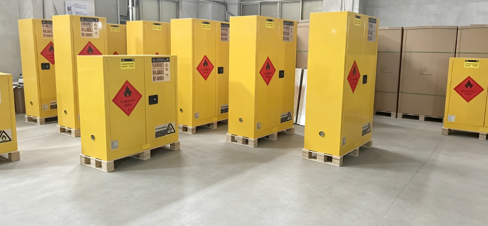 Neueste Unternehmensblogs über Behind Every Large Order: How Does SUPER Ensure Safety Cabinet Quality and Delivery Capability?