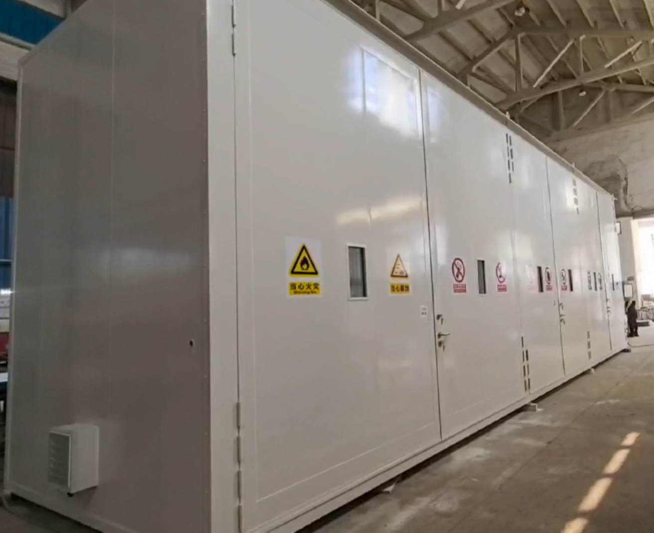 Neueste Unternehmensblogs über What Should Companies Consider When Ordering Customized Industrial Storage Equipment?
